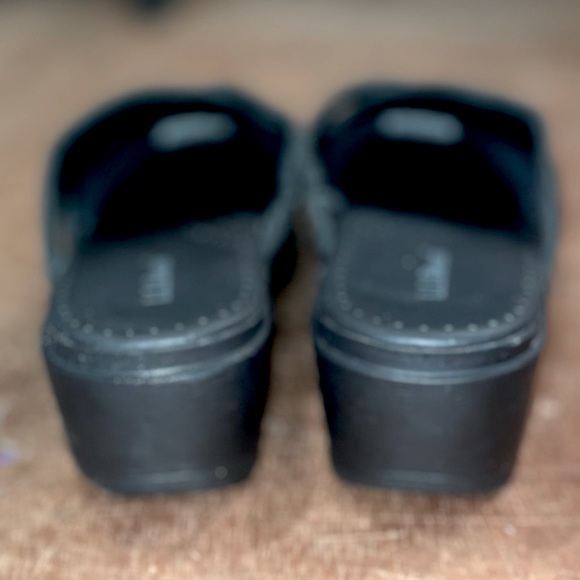 L.L.Bean Women’s Slip On Clogs Black US 7 EU 38 Like New! 2” Heel - Picture 8 of 15